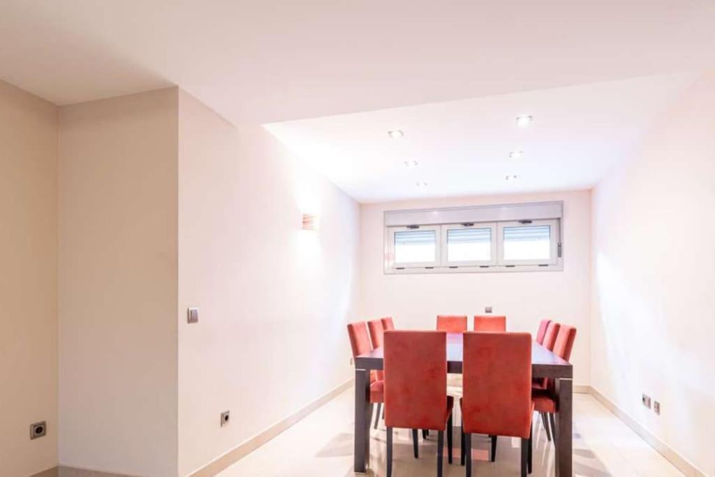 Impresionante Apartamento De 4 Dormitorios 3 Banos Y 2 Plazas De Garaje Madrid Exterior photo