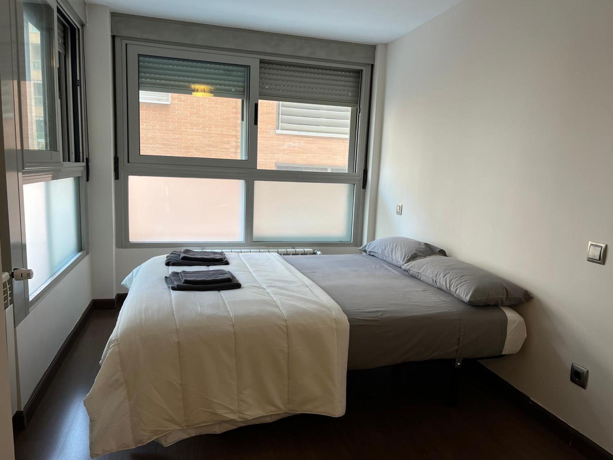 Impresionante Apartamento De 4 Dormitorios 3 Banos Y 2 Plazas De Garaje Madrid Exterior photo